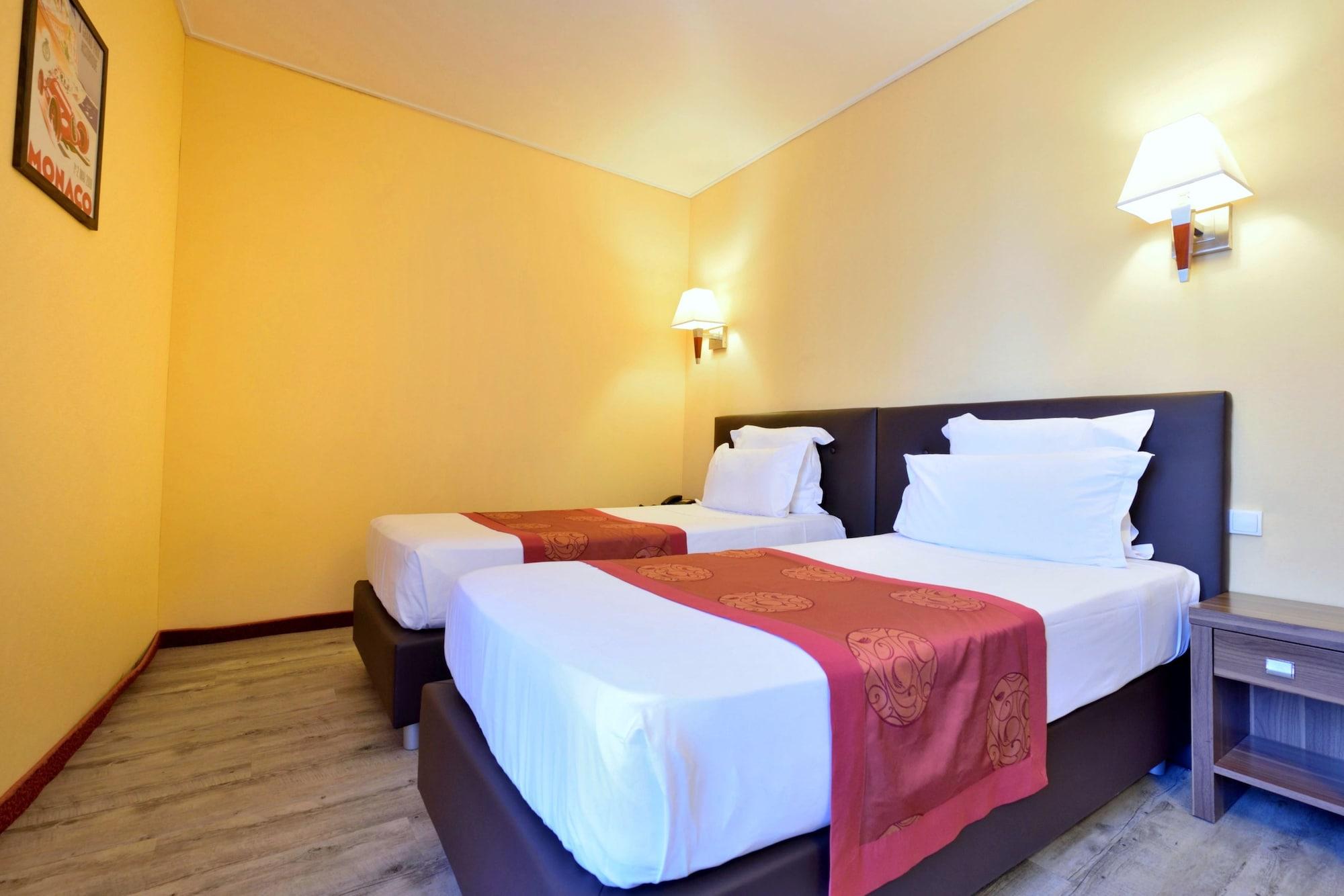Hotel Capitole Beausoleil Exterior photo