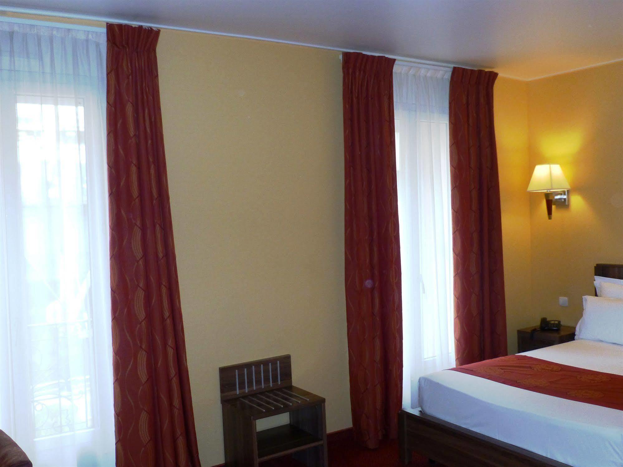 Hotel Capitole Beausoleil Exterior photo