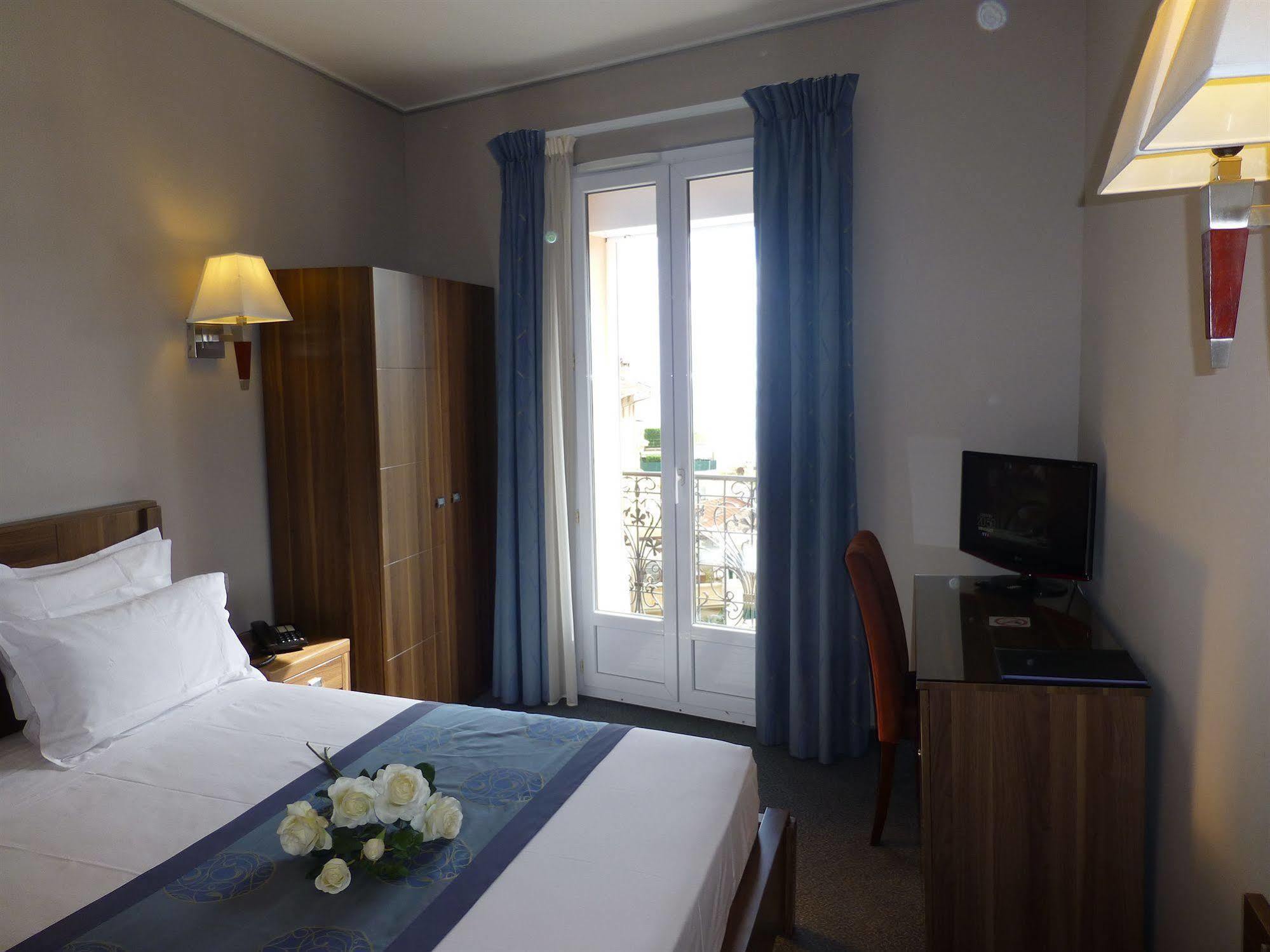 Hotel Capitole Beausoleil Exterior photo