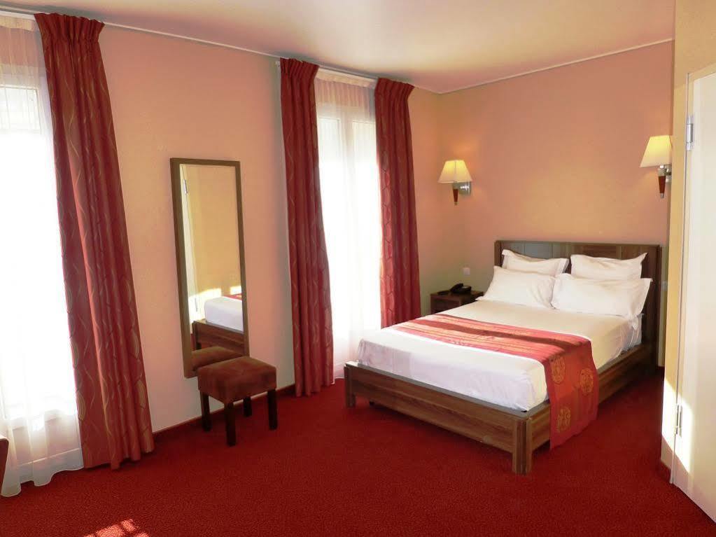 Hotel Capitole Beausoleil Exterior photo