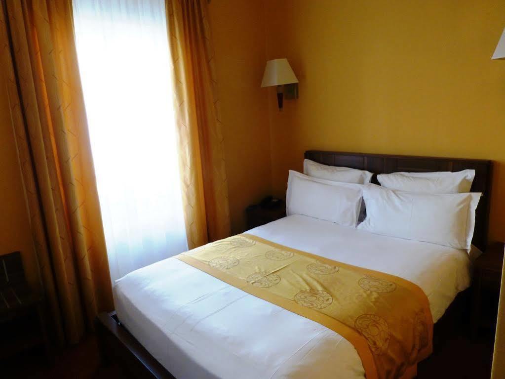 Hotel Capitole Beausoleil Exterior photo